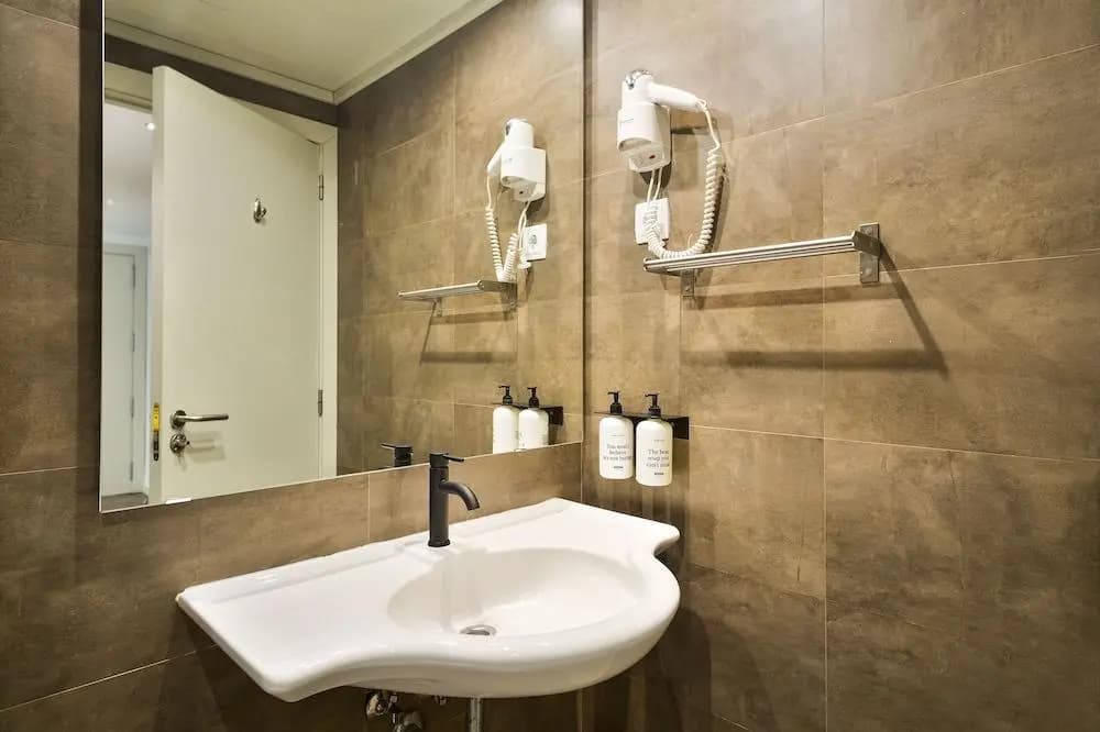 Uma Suites Barceloneta Beach - photo 37