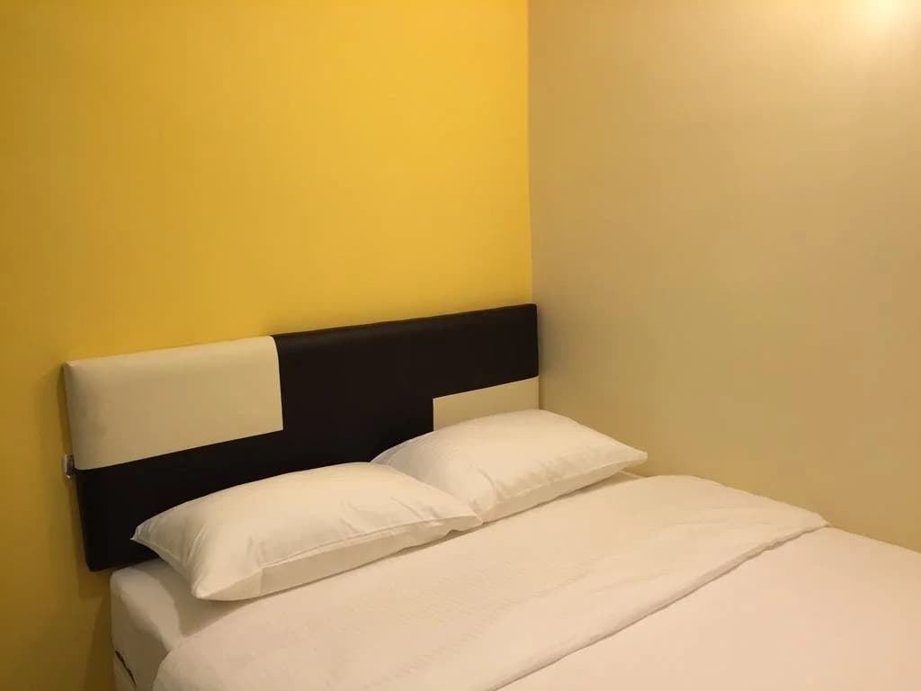 Sri Maluri Hotel - photo 2