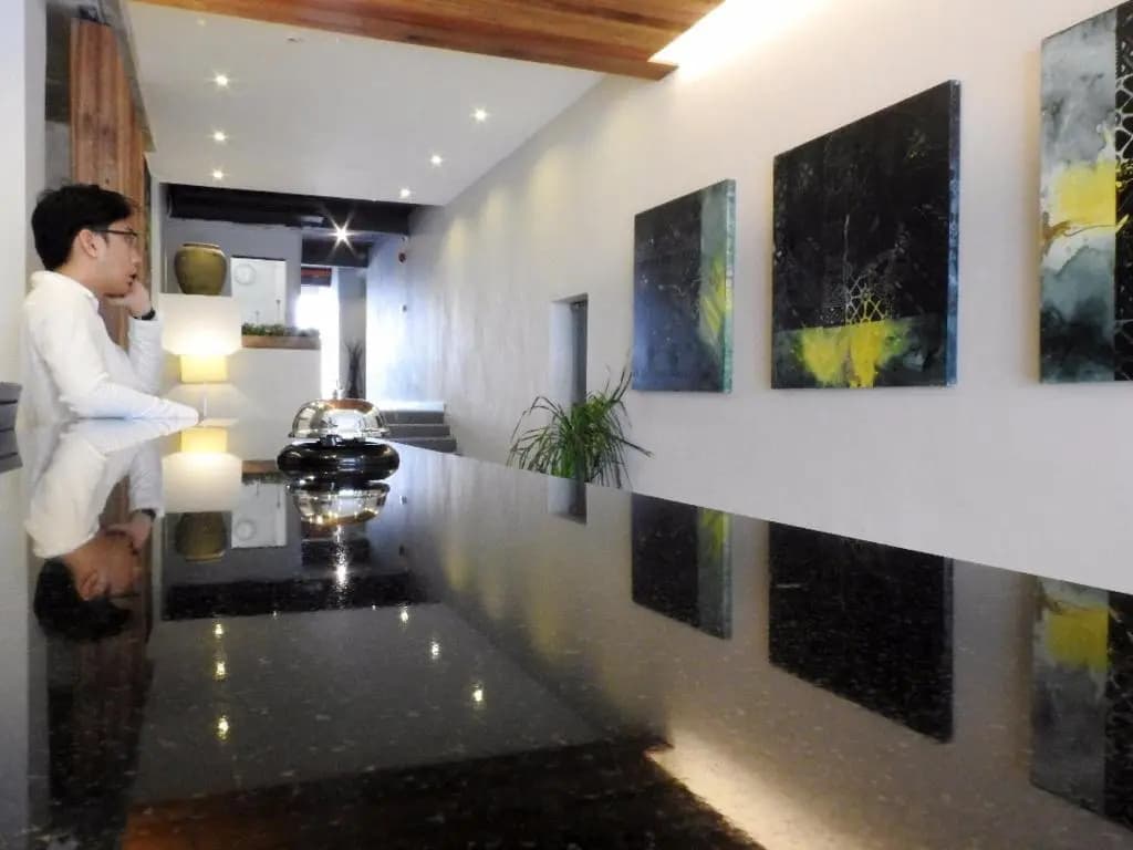 The Riverbank Hotel - photo 14
