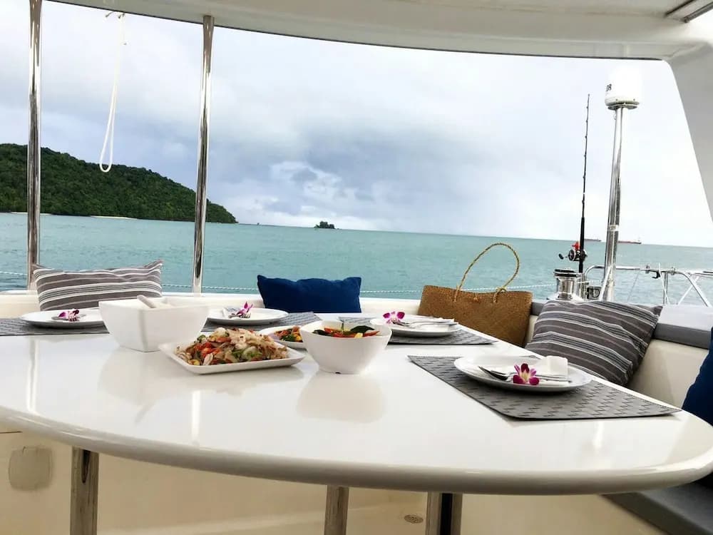 Discover Catamaran Phuket - Lagoon421 - photo 2