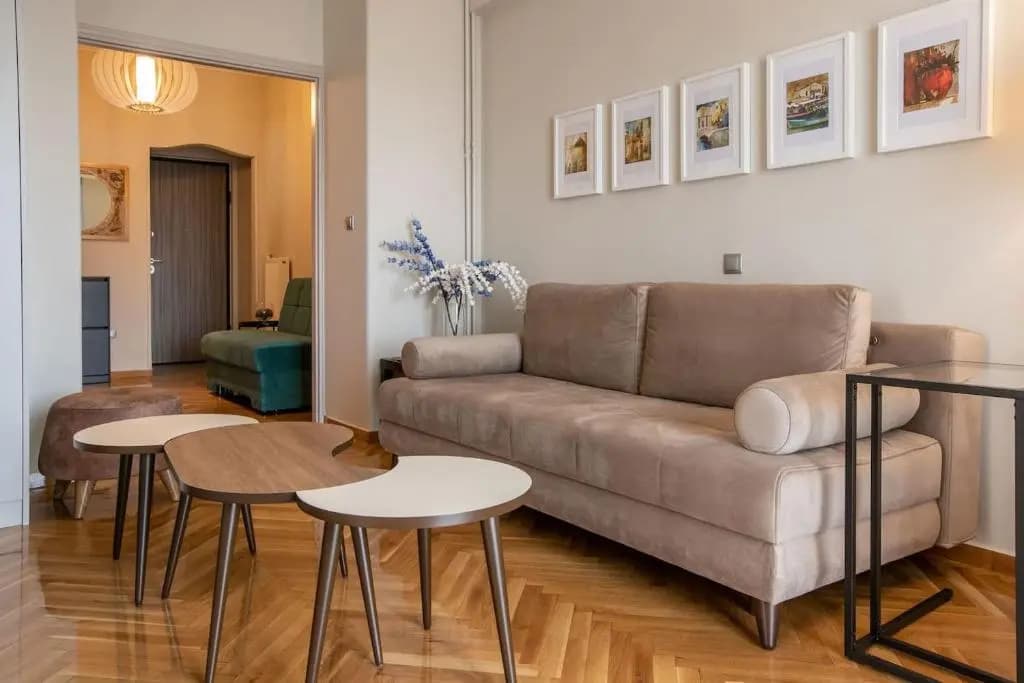 Luxurious 4 bdrm+3 bath Apt in the heart of Athens - photo 2
