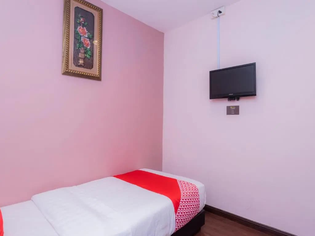 OYO 44026 98 Hotel - photo 3