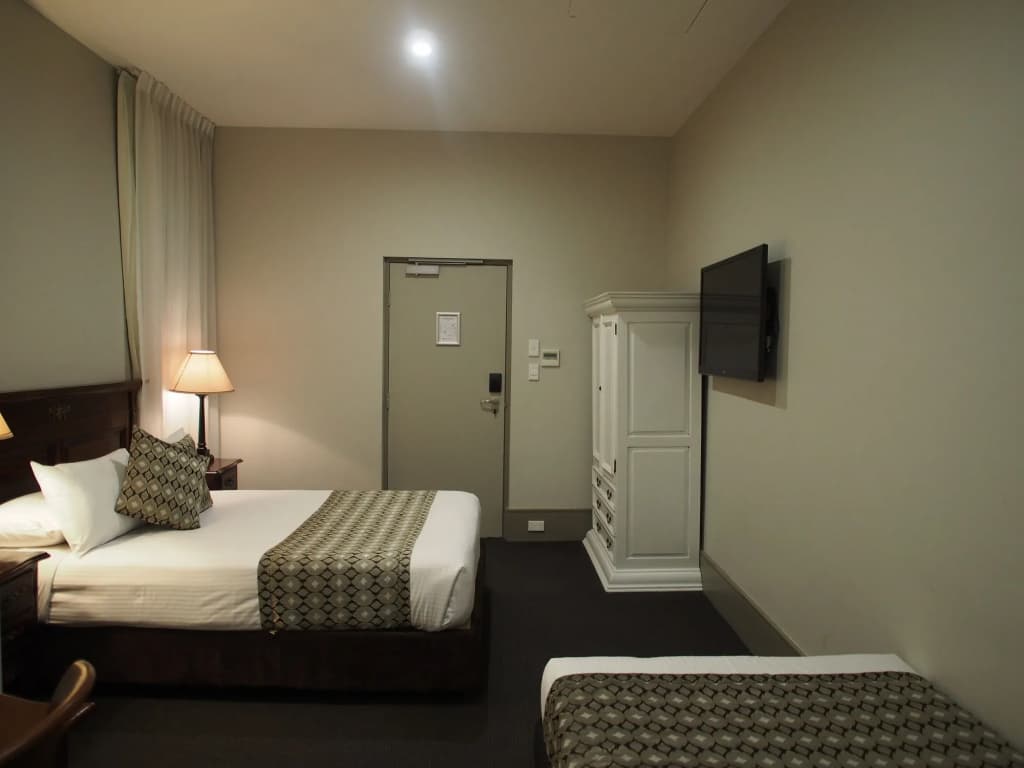 Hotel Bondi - photo 4