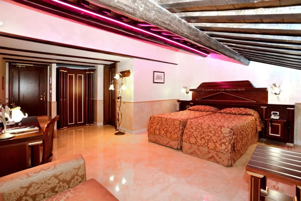 Hotel Pantheon - photo 6