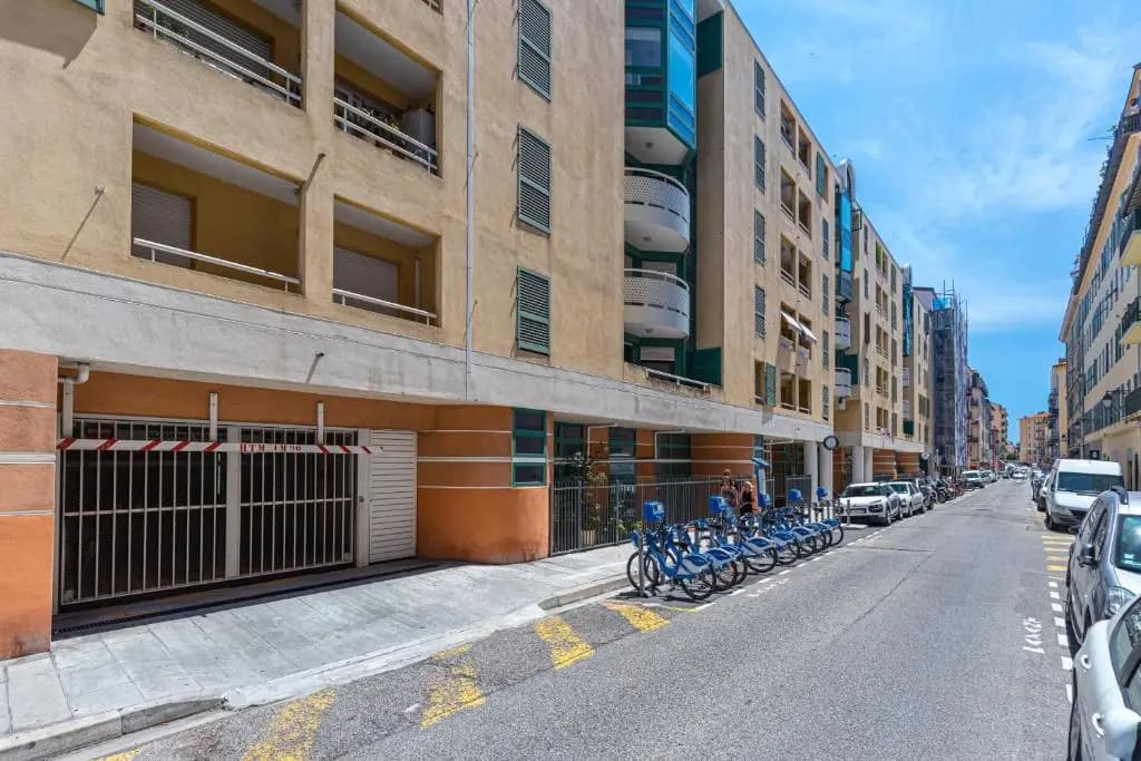 Amazing 3 Bdrs And Garden Place du Pin Parking ! - main photo