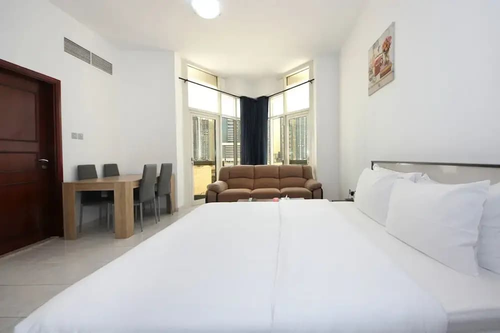 Signature Holiday Homes- Marina Studio - photo 2
