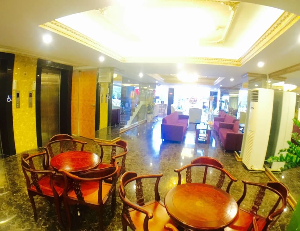 Happyland Hotel - photo 20