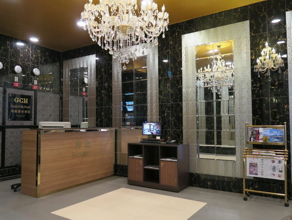 Grand City Hotel - photo 2
