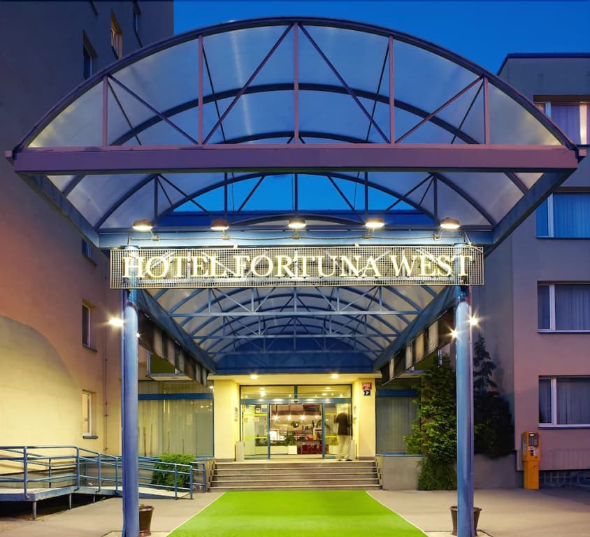Hotel Fortuna West - main photo