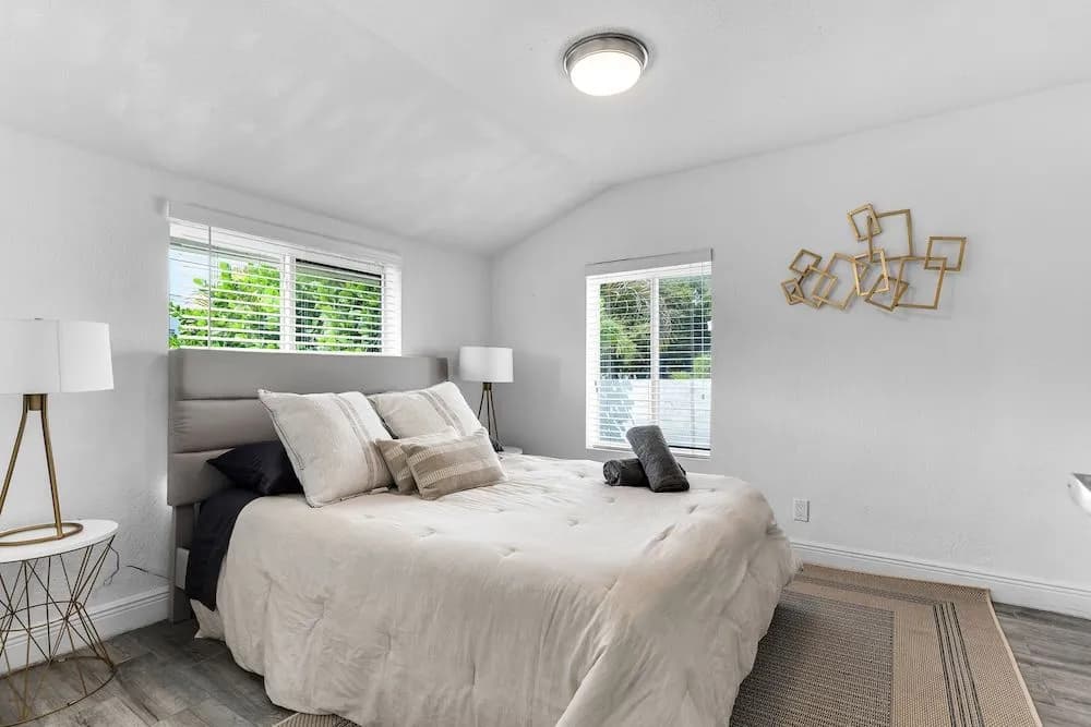 Design District Luxe 3BD Home - photo 4