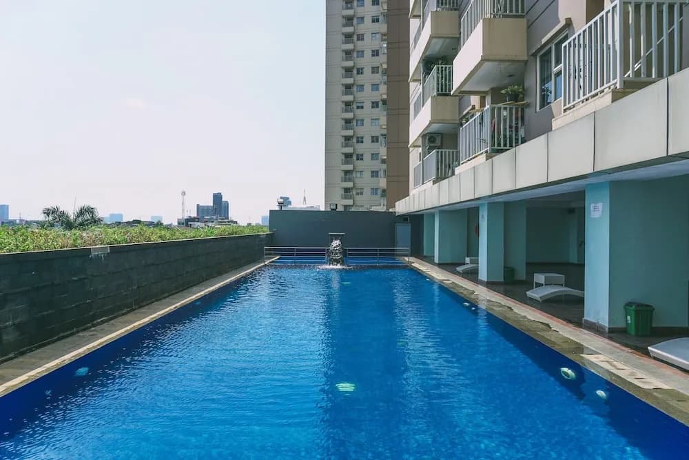 Cozy Living Studio Apartment At Belmont Residence Near Puri - photo 9