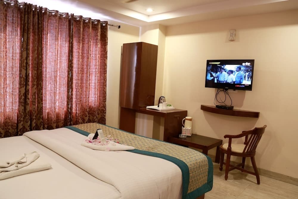 Hotel Geetasaar - photo 4