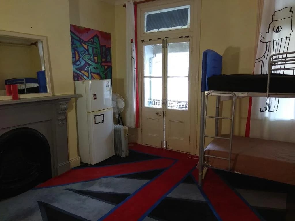 Asylum Sydney Backpackers Hostel - photo 8