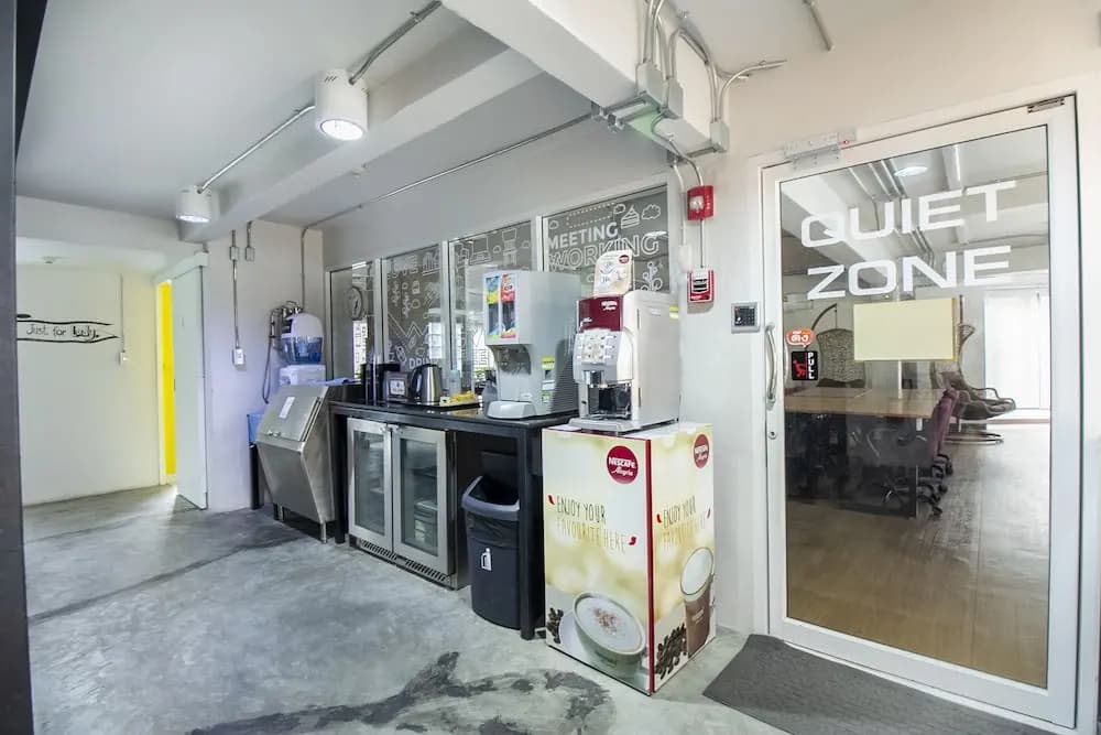 OYO 705 Hostel@seatzstation - photo 19