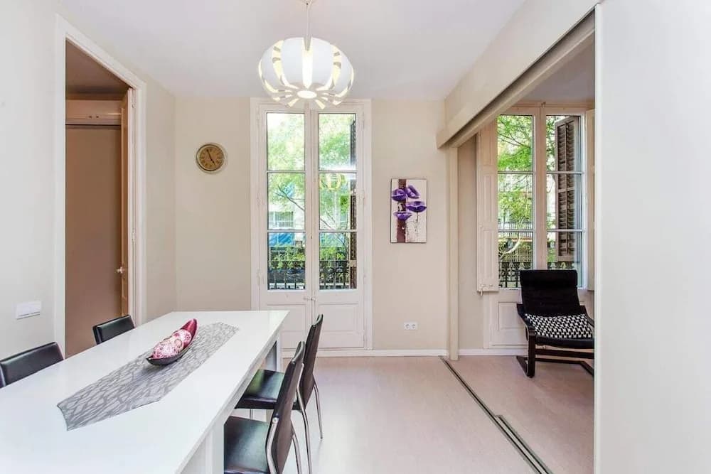 Trendy 3 Bedroom Flat in Central Area - photo 6