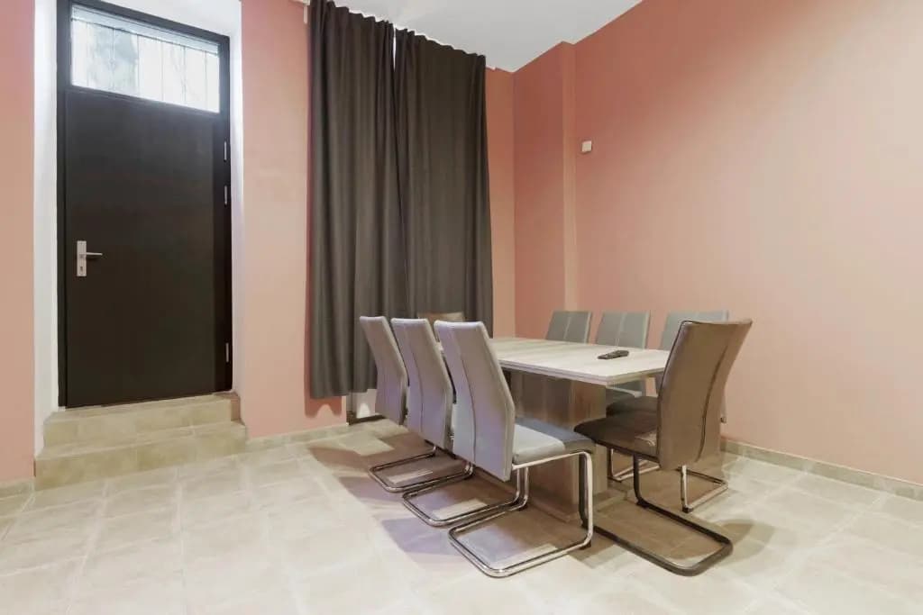 Big Central City Apartment - photo 11