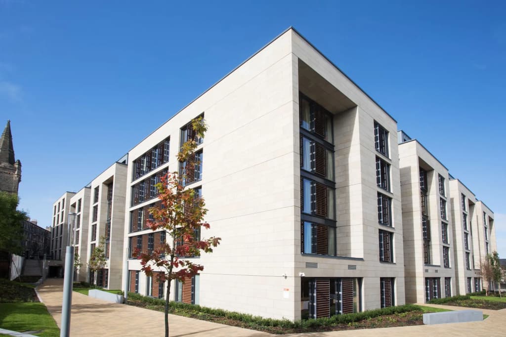 Salisbury Court - main photo