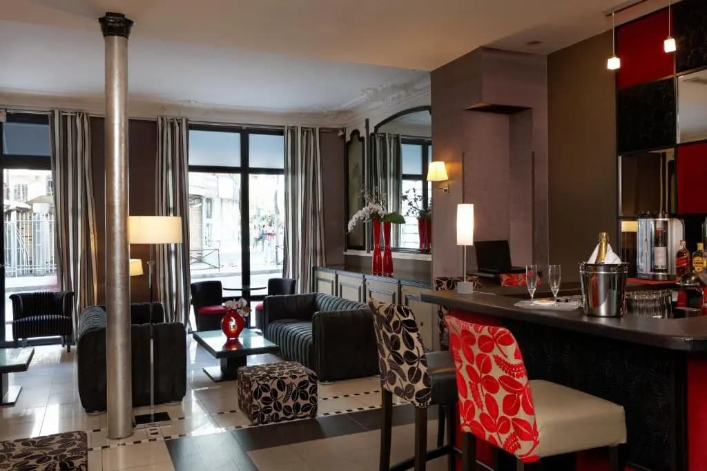 Hotel Eiffel Seine - photo 7
