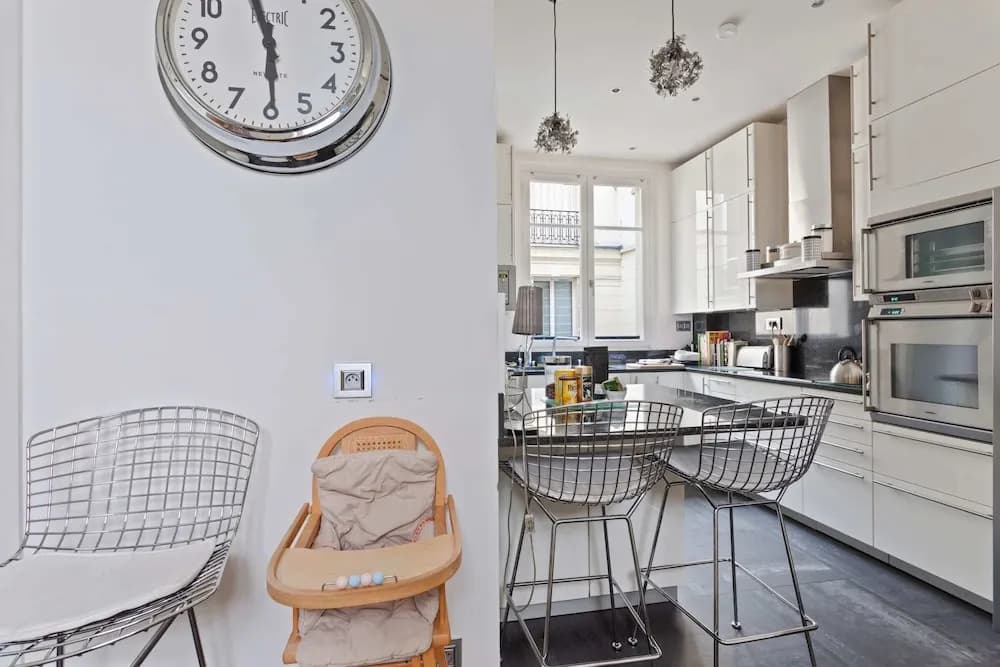 Beautiful Lavish Apartment for 6 in Paris VII by Guestready - photo 15