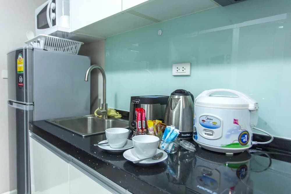 Sukhumvit 64 Pool View Apartment - photo 14