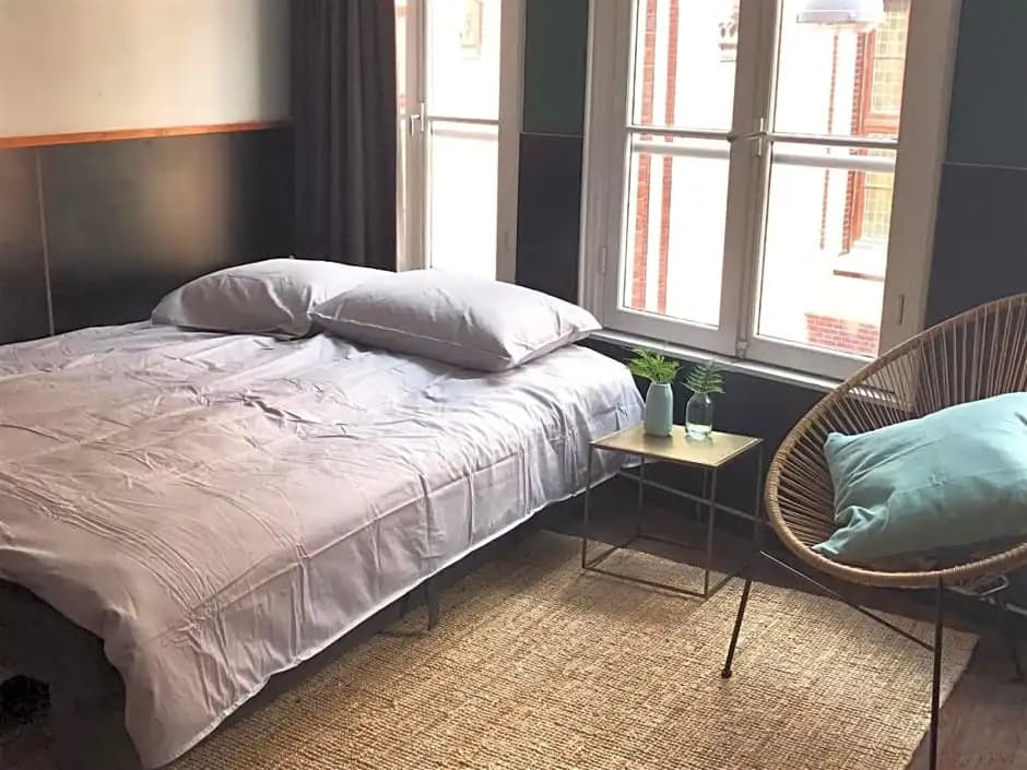 Amsterdam Red Light Bed & Breakfast - photo 4
