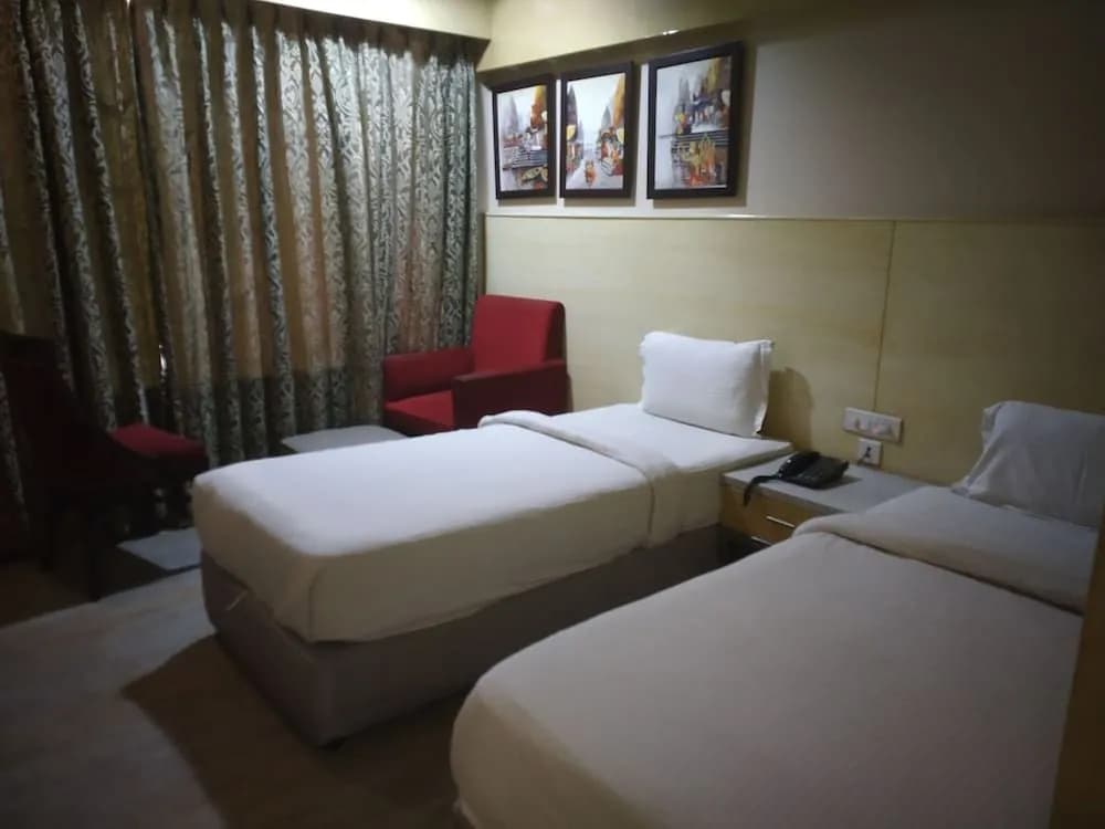 Hotel Krishna Plaza - photo 5