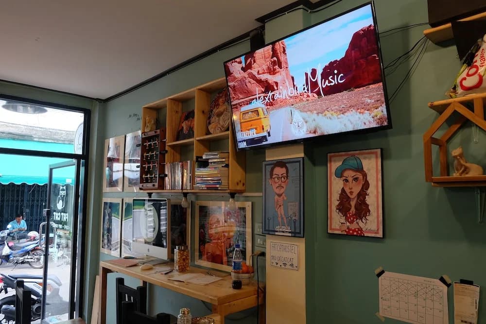 Fat Cat Hostel - photo 20