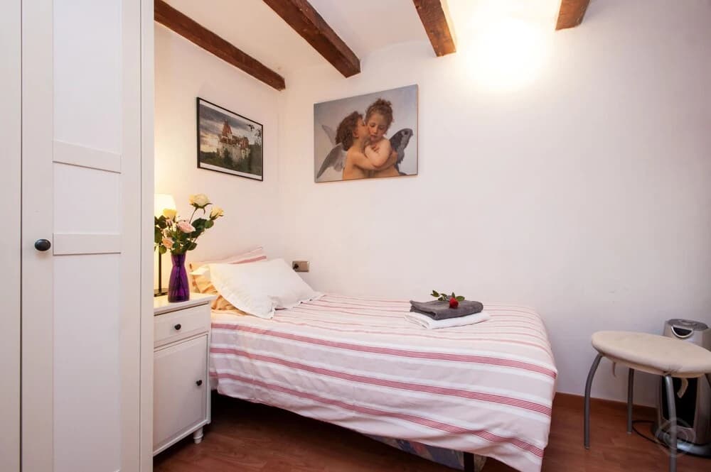 Rustic Poble Sec Apartment - photo 3