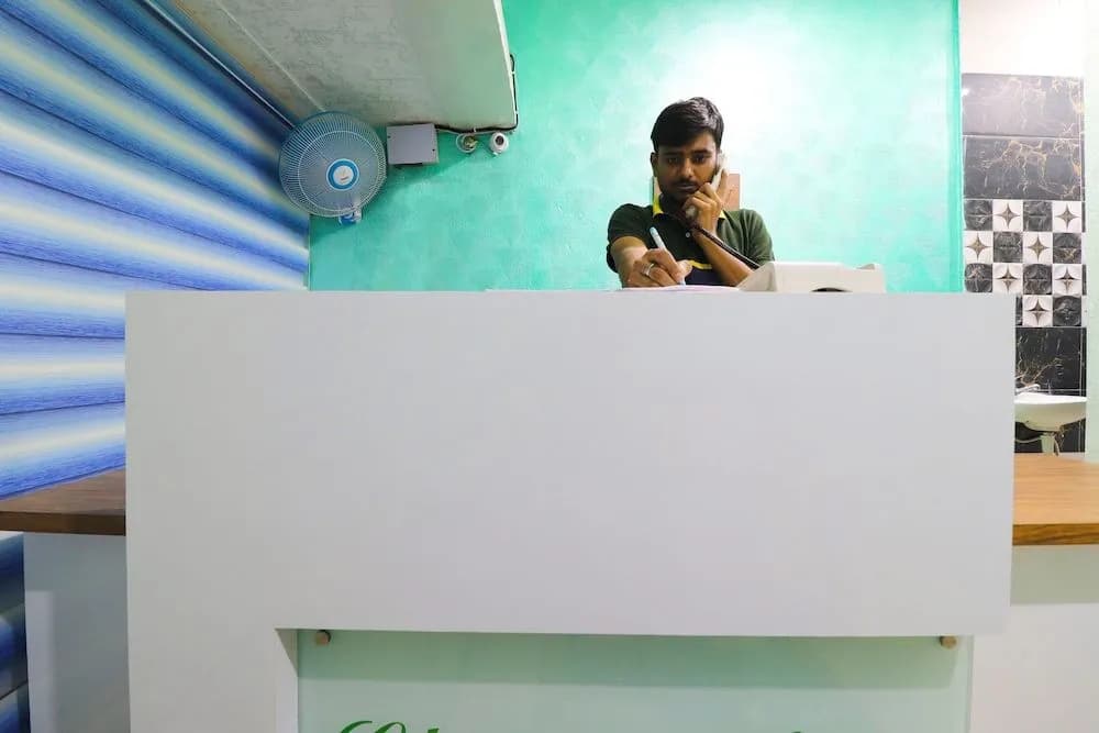 Classic Hotel @ Walk in Nizamuddin Railway Station - photo 9