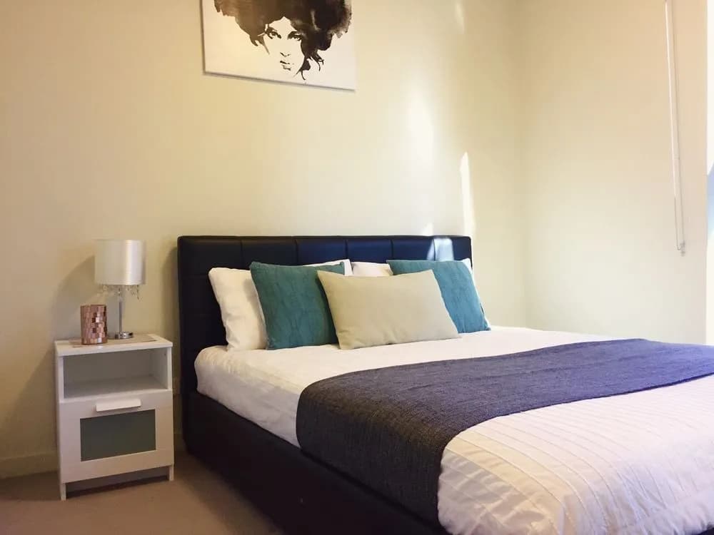 Sunshine Suites Apartment On Collins - photo 4