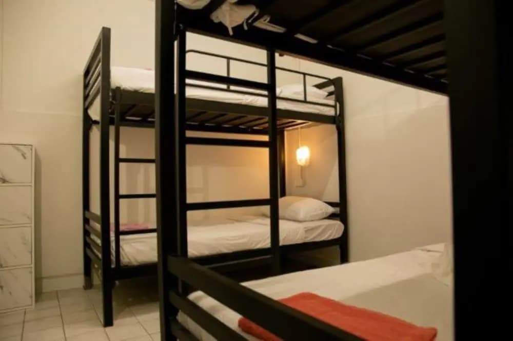 3 Plus 1 Hostel - photo 9