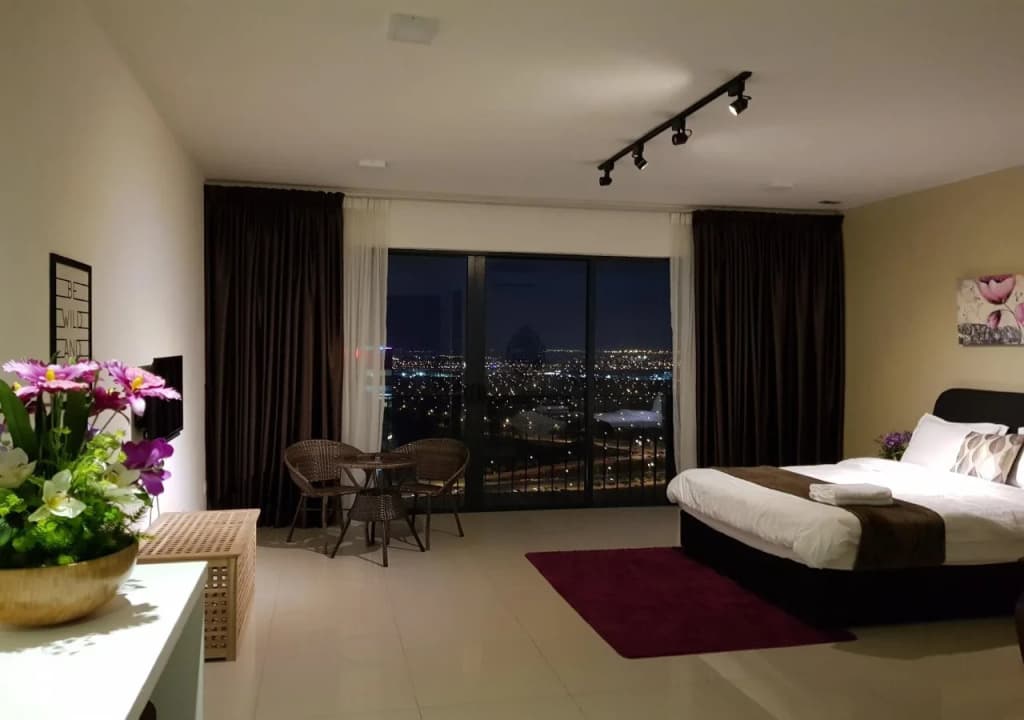 Euzmo Residences at Trefoil - photo 2