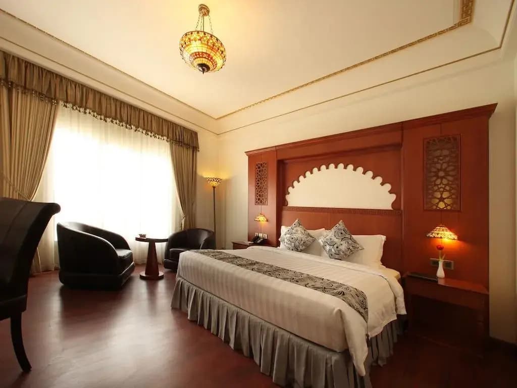 Platinum Hotel - photo 7