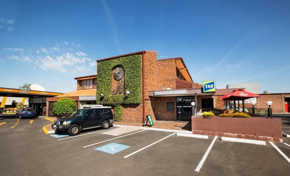 Millers Inn - photo 17