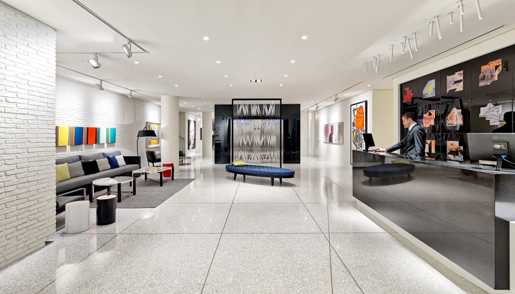 H10 Art Gallery - photo 2