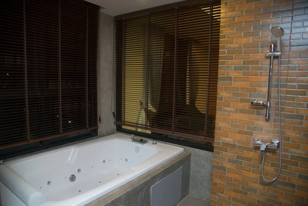 V20boutique Jacuzzi Hotel - photo 18