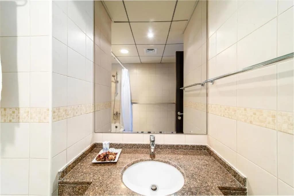 Icon Casa Living - Bay Central Tower Marina View I - photo 8