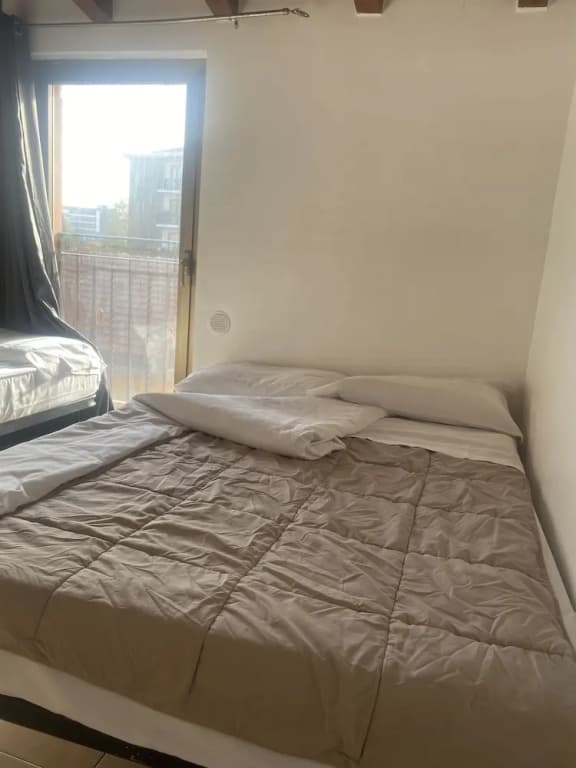 MR Hostel - photo 11