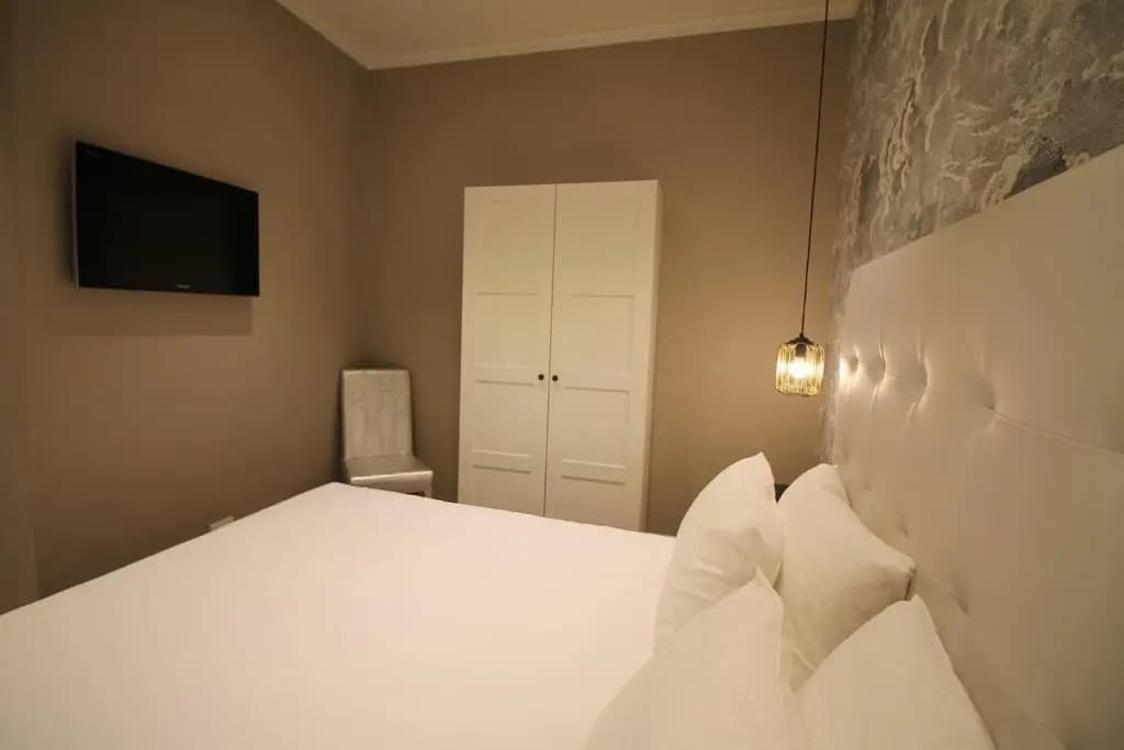 Bell Tower Studio Apartment - photo 6