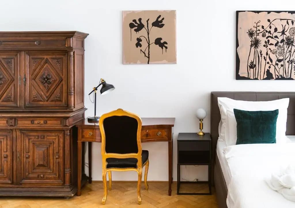 Kafka Apartment 4BR+2bath Old Town - photo 4