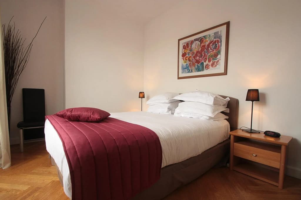 Bridgestreet Opera Apartments - photo 3