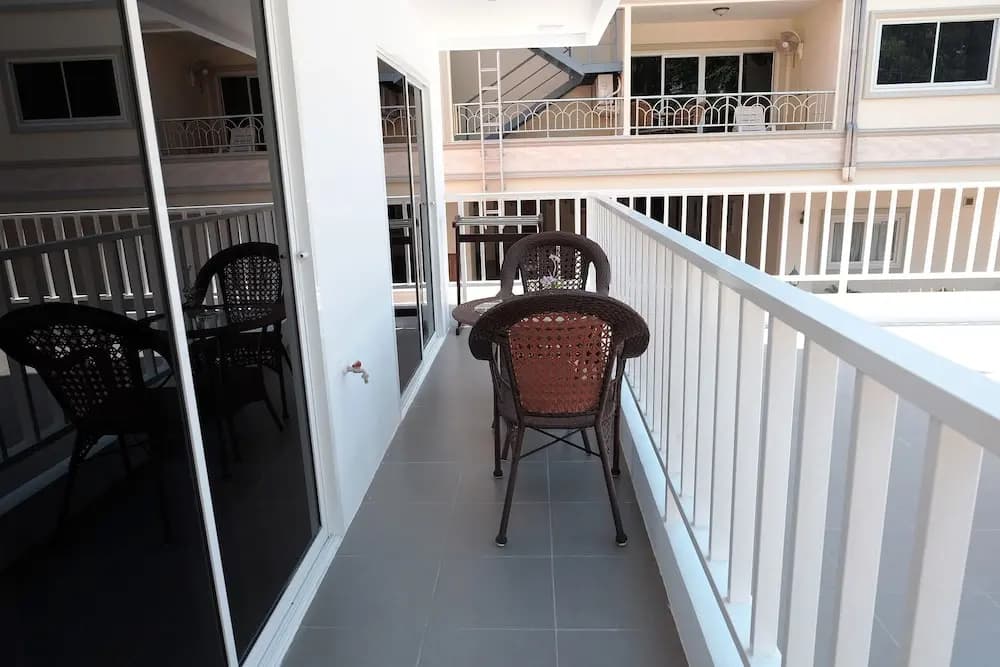 Sunset Apartments - photo 8