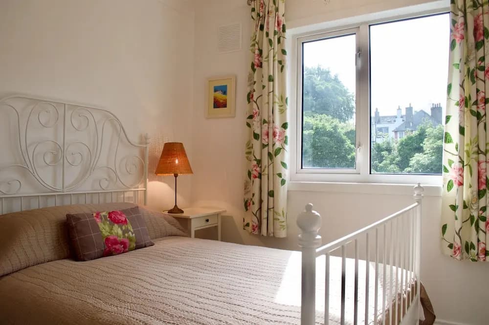 1 Bedroom Flat Near City Centre - photo 5