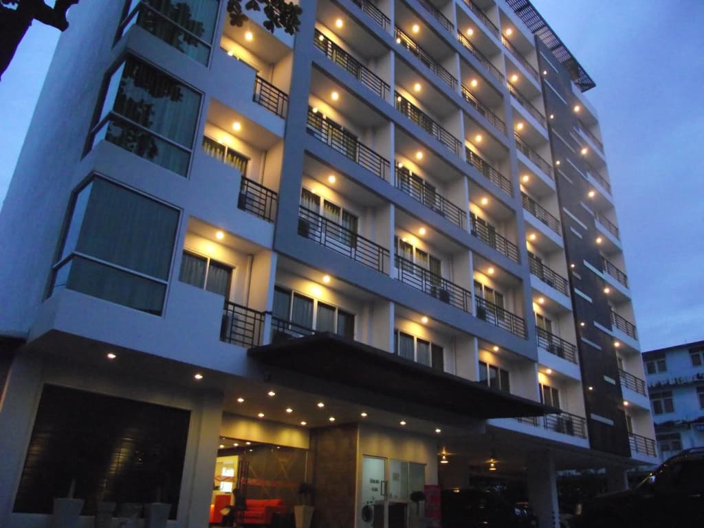 14 Living - main photo
