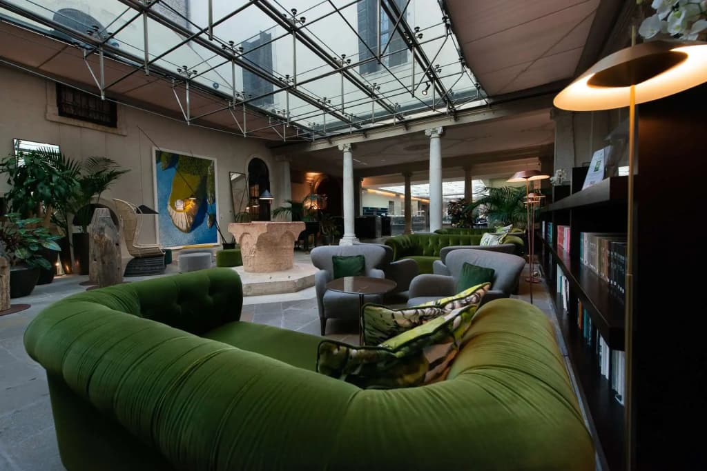 Hotel Monaco & Grand Canal - photo 2