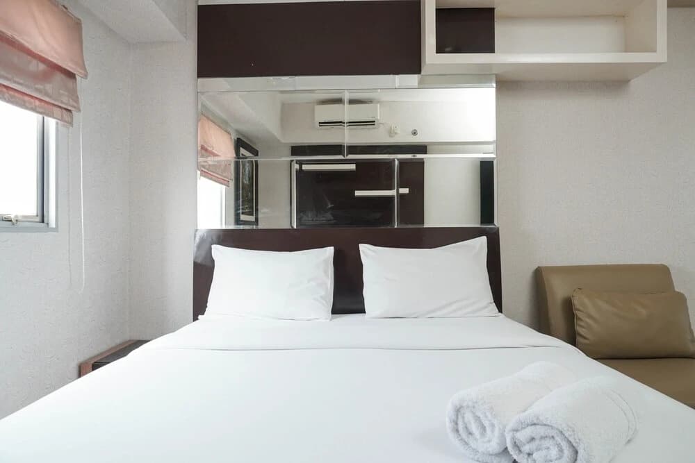 Strategic Location 1BR The Wave Apartment with City View - photo 2