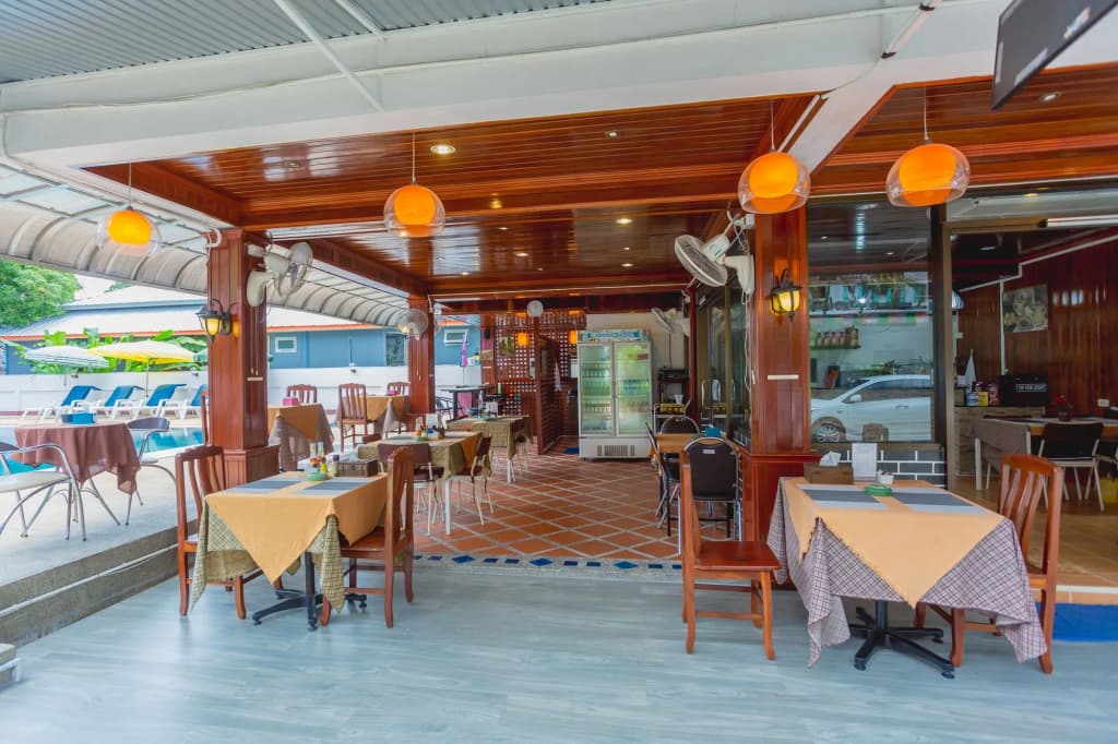 Rabbit Mansion Patong Hotel - photo 33