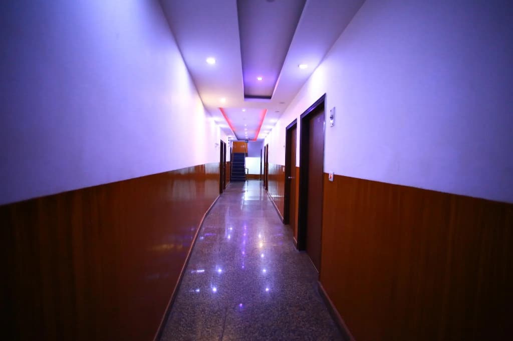 Airport Hotel Earth - photo 3