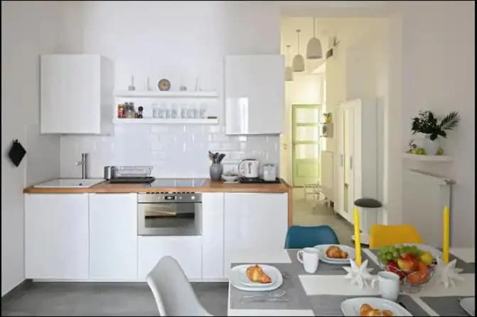 3bdr/2bath/3A/c design apt, central, free parking, quiet - main photo