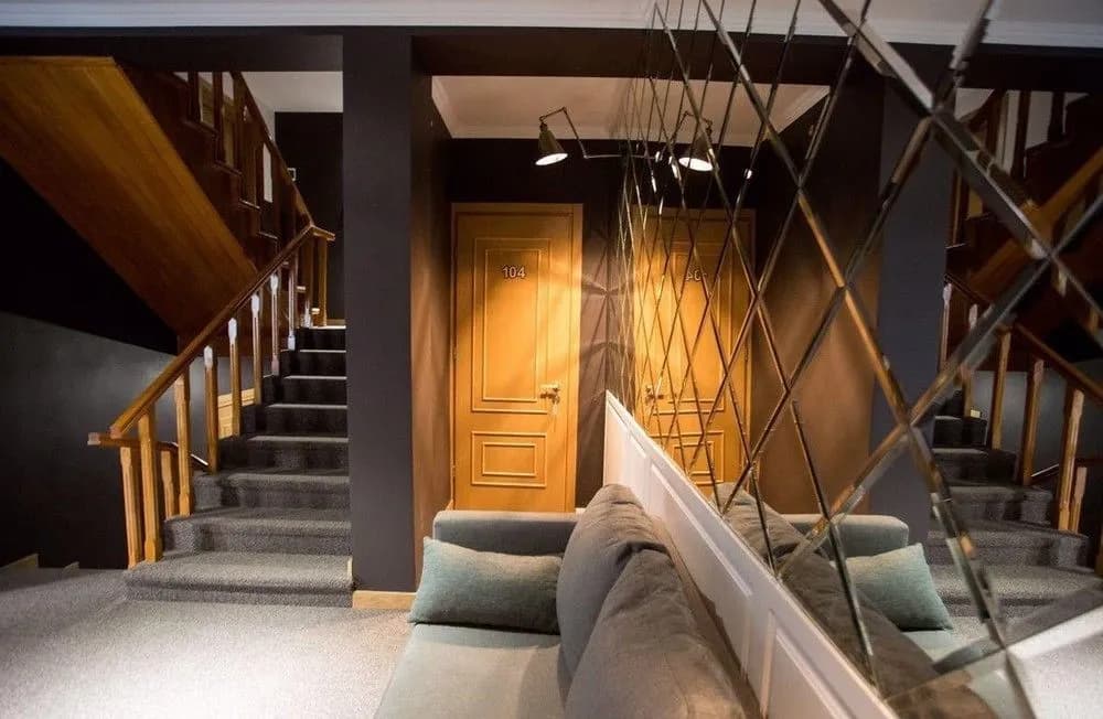 Crowns Hotel - photo 14